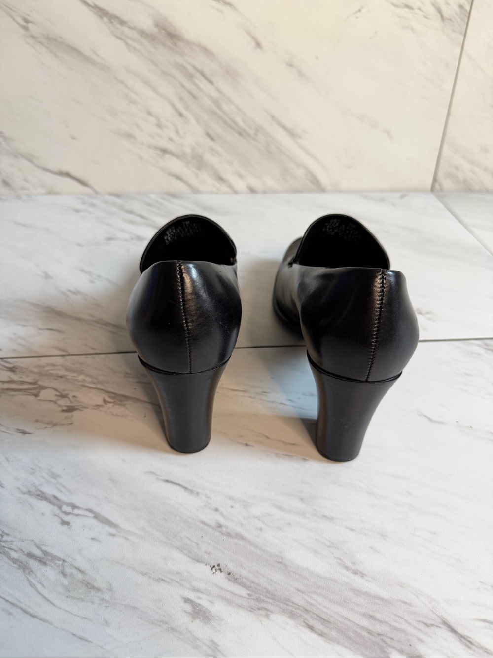 Franco Sarto Black Leather Block Heel Loafers Womens 7M Slip On Pumps - Picture 5 of 9